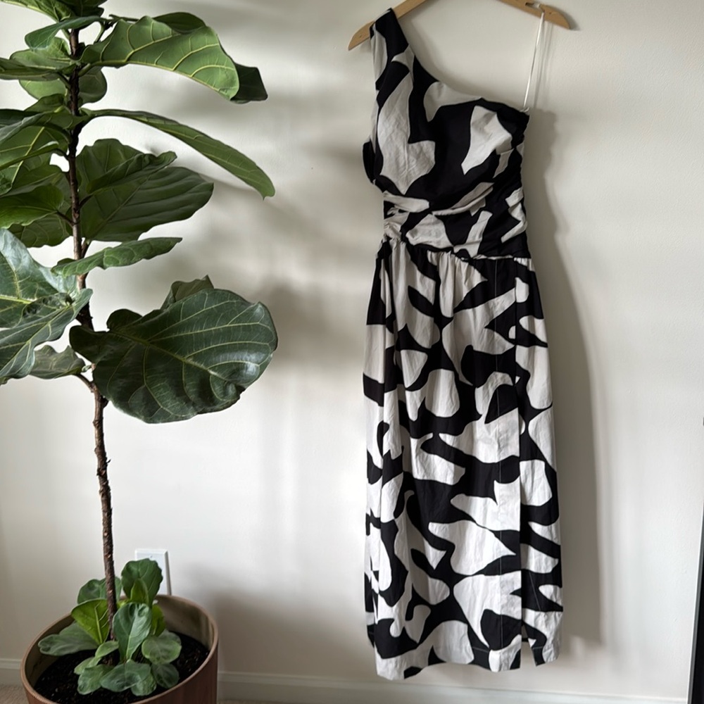 NEW Abercrombie & Fitch Black + White Abstract One Shoulder Cut Out Maxi Dress